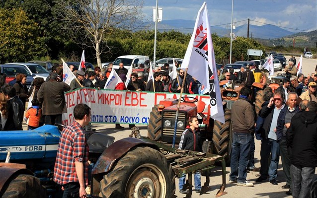 Συνεχίζουν τις κινητοποιήσεις οι αγρότες - Media