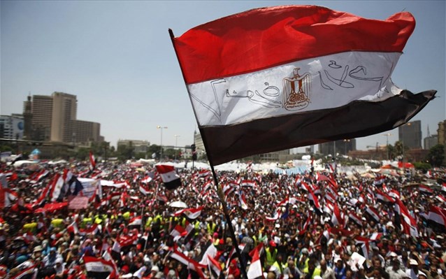 Επτά νεκροί και πάνω από 600 τραυματίες σε συγκρούσεις διαδηλωτών στην Αίγυπτο  - Media