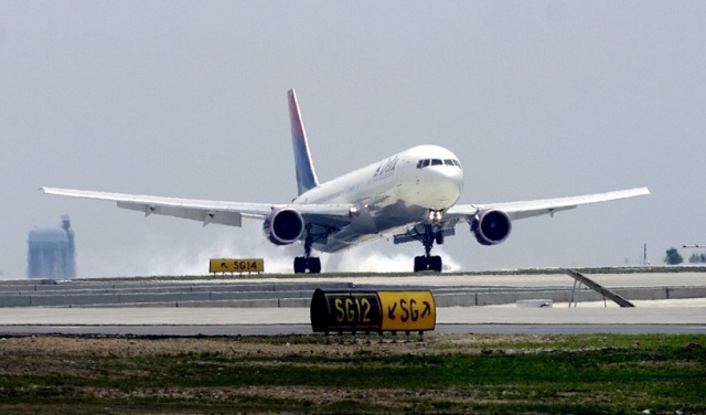Επείγουσα προσγείωση αεροσκάφους της Delta Air Lines στη Νέα Υόρκη - Media