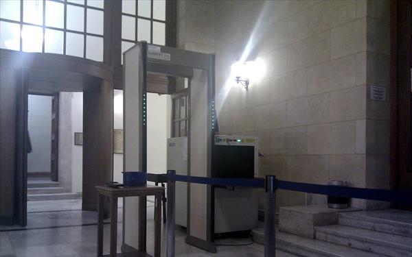 Η Βουλή βλάπτει σοβαρά την υγεία - Media