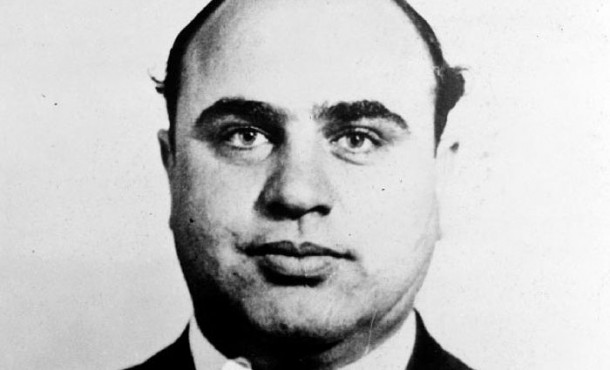 Ο Αλ Καπόνε και το ληγμένο γάλα - Media