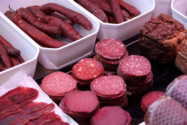 Αλογίσιο κρέας εντοπίστηκε σε αλλαντικά στη Θεσσαλονίκη - Media