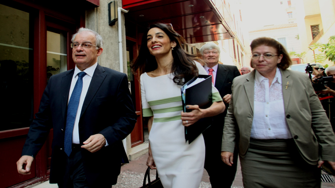 Επίθεση από τη Βρετανική Daily Mail σε Ελλάδα και Κλούνεϊ - Media