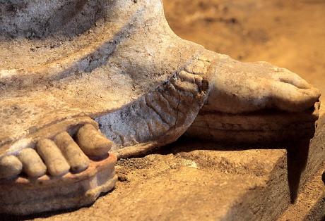 Άγριες κόντρες αρχαιολόγων για την Αμφίπολη - Media