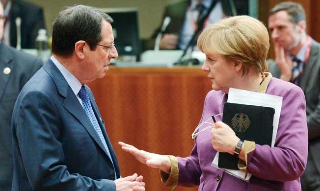 Τηλεφωνική επικοινωνία Αναστασιάδη-Μέρκελ-Συνεχείς διαβουλεύσεις για το Κυπριακό  - Media