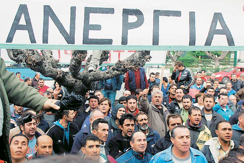Η συρρίκνωση των μικρομεσαίων με αριθμούς: 200.000 λουκέτα, 630.000 άνεργοι και έπεται συνέχεια - Media