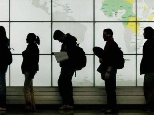 Στο 30% η ανεργία σύμφωνα με την ΓΣΕΕ - Media