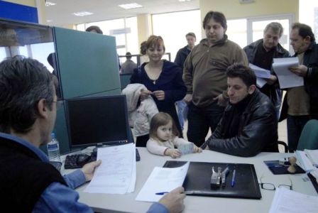 Επίδομα ανεργίας 200 ευρώ για έναν χρόνο θα δοθεί στους μακροχρόνια άνεργους - Media