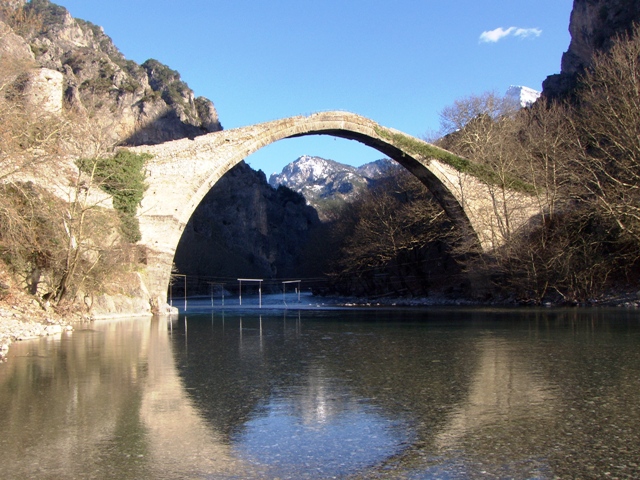 Υπέγραψαν την καταστροφή του Αώου - Media