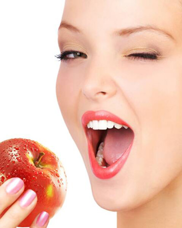 Ένα μήλο την ημέρα κάνει… θαύματα στο πρόσωπό σας! - Media