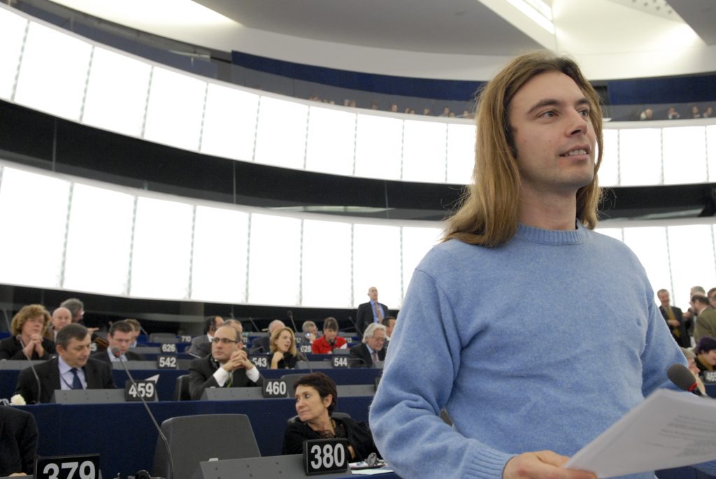 Πρόταση στον Κρίτωνα Αρσένη για το ευρωψηφοδέλτιο του ΣΥΡΙΖΑ - Media