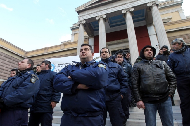 Το ΣτΕ δικαιώνει τους ένστολους - Media