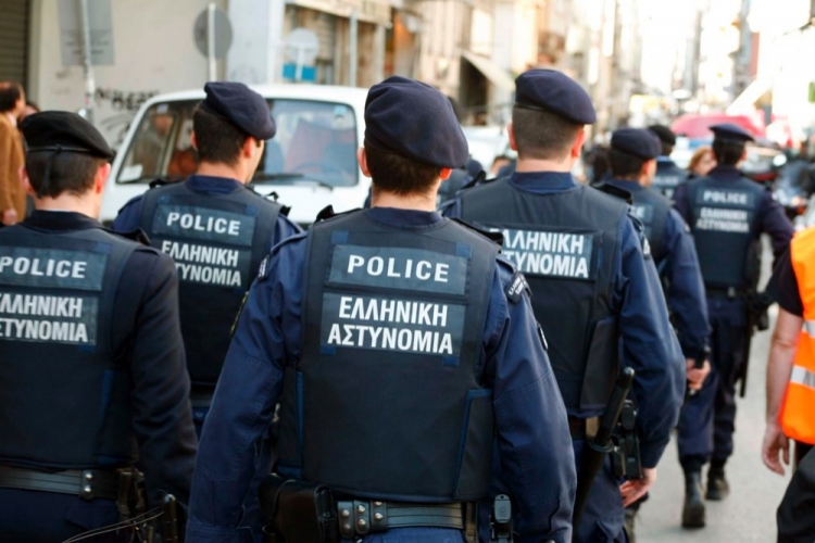 Πληρώστε για να σας «φυλάμε» - Media