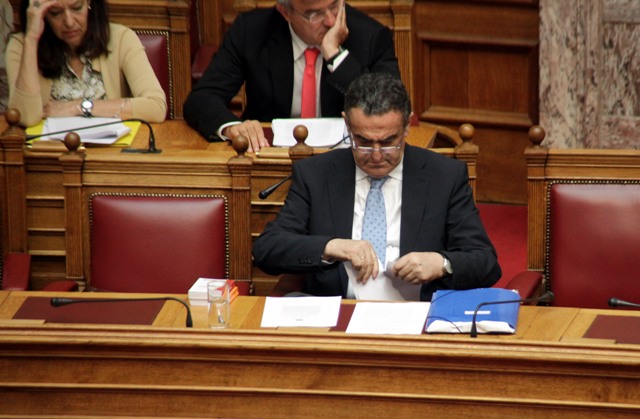 Αντιπαράθεση στη Βουλή για το Πόθεν Έσχες του Αθανασίου - Media