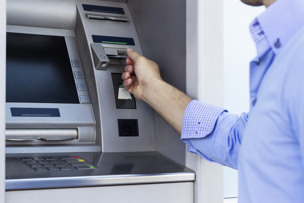 Έτσι θα προστατέψετε τον τραπεζικό σας λογαριασμό από τους κλέφτες (Video)
 - Media