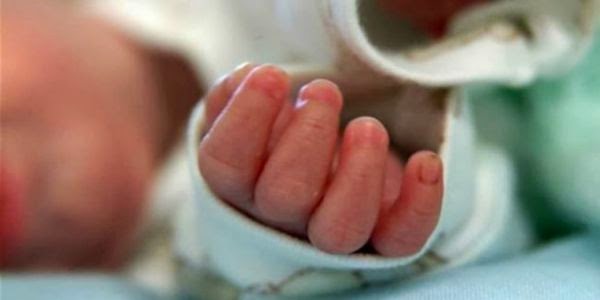 Συνελήφθη η μητέρα που «σκηνοθέτησε» την εγκατάλειψη του νεογέννητου βρέφους στην ταράτσα - Media