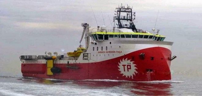 Τρία τουρκικά πολεμικά γύρω από την κυπριακή ΑΟΖ - Media