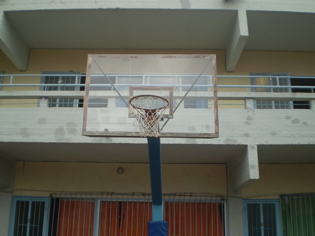 Σκοτώθηκε 14χρονος στην αυλή σχολείου ενώ έπαιζε με τους φίλους του - Media