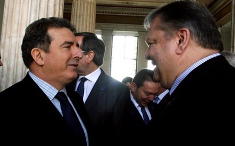 Ένταση στο ΠΑΣΟΚ με αντιπαράθεση Βενιζέλου, Χρυσοχοϊδη - Media