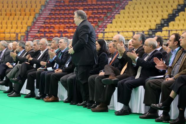 Δεν θα βρίσκουν τρύπα να χωθούν…
 - Media