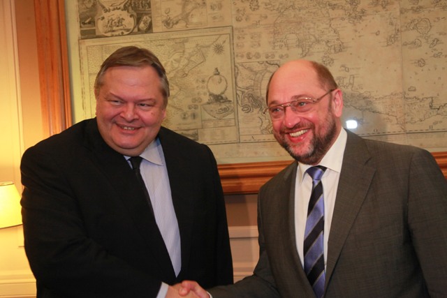 «Χέρι-χέρι» Βενιζέλος, Σούλτς και Σβόμποντα στις Ευρωεκλογές - Media