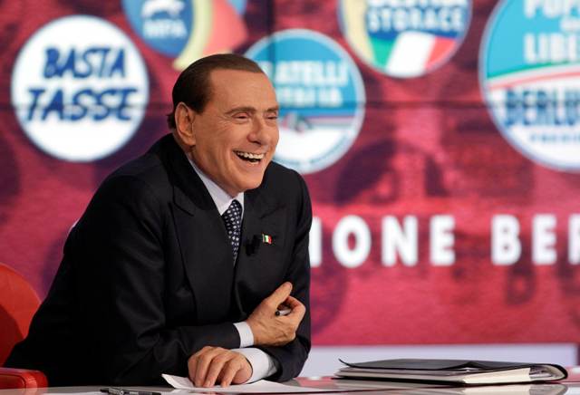 «Ήθελα να αγοράσω ένα ελληνικό νησί για να σας βοηθήσω»  δηλώνει ο Μπερλουσκόνι - Media