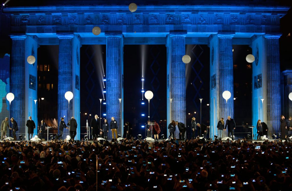 FAZ: Σήμερα η Γερμανία βρίσκεται πολύ πιο μόνη στη διεθνή σκηνή από όσο φαντάζονταν ορισμένοι το 1990 - Media