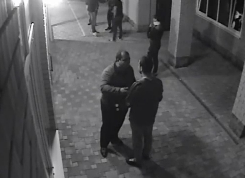 Είναι… λάθος να τα βάζεις με έναν επαγγελματία μποξέρ (Video) - Media