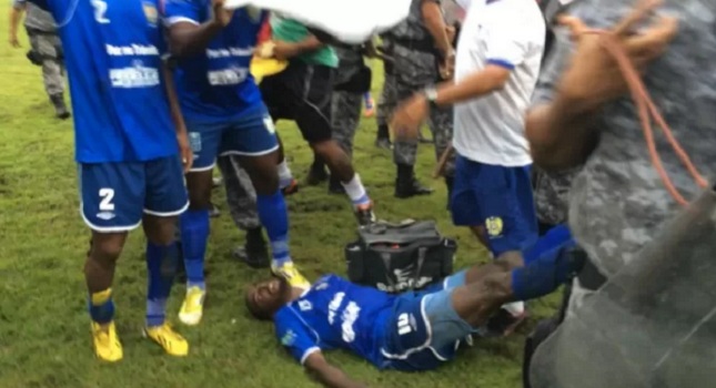 Σκηνές-σοκ σε αγώνα στην Βραζιλία ενόψει Μουντιάλ (Video) - Media