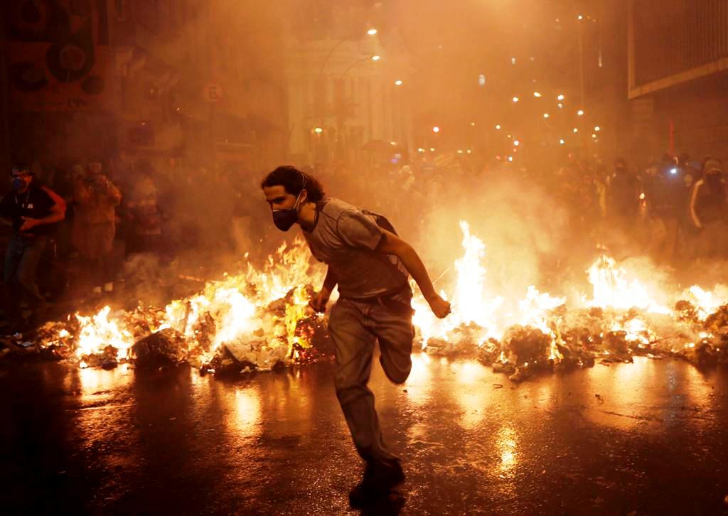 Βραζιλία: Επεισόδια σε διαδηλώσεις εκπαιδευτικών - Media