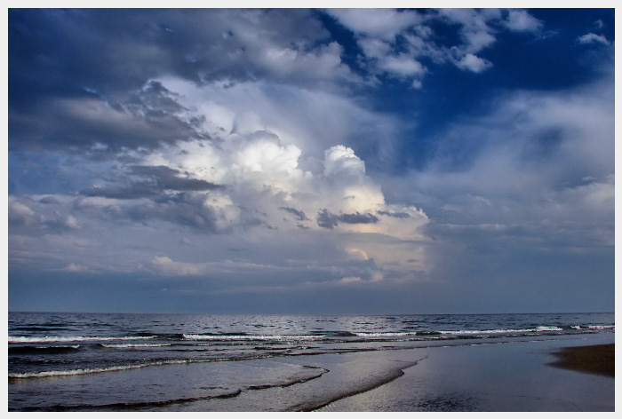 Άστατος καιρός με βροχές και καταιγίδες - Media