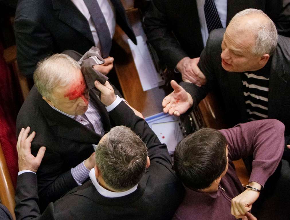 «Απαγορεύουν» τις διαδηλώσεις στην Ουκρανία - Media