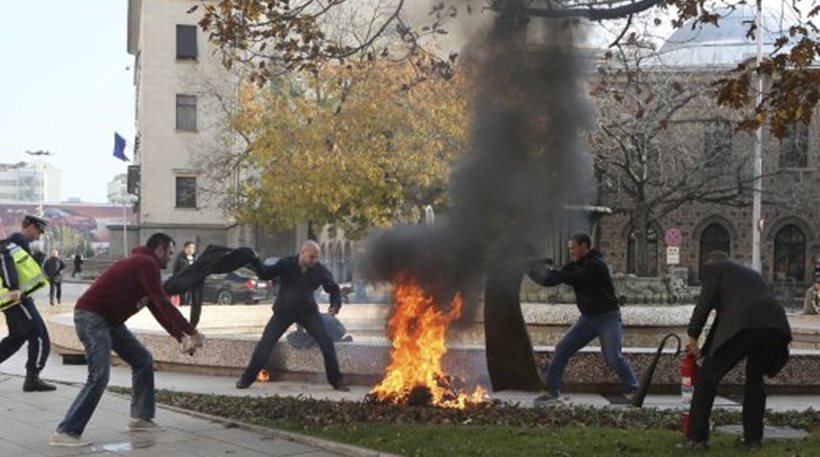 Βουλγαρία: 38χρονη αυτοπυρπολήθηκε έξω από το προεδρικό μέγαρο - Media