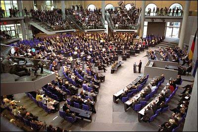 Ψηφίστηκε στη Bundestag το ελληνικό πακέτο διάσωσης - Media