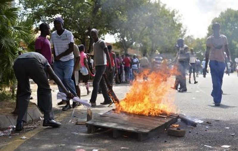 Νότια Αφρική: Λιντσάρισαν και έκαψαν ζωντανούς δύο ληστές! - Media