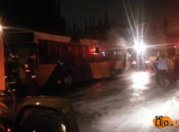 Θεσσαλονίκη: Λεωφορείο τυλίχθηκε στις φλόγες λόγω βλάβης (Photos) - Media