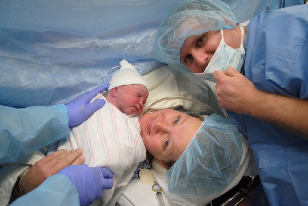 Γιατί είναι πιο ευτυχισμένα τα ζευγάρια που αποκτούν παιδιά με καισαρική; - Media