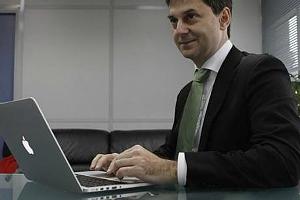 Και τώρα πως θα ζήσουμε χωρίς τον Θεοχάρη - Media