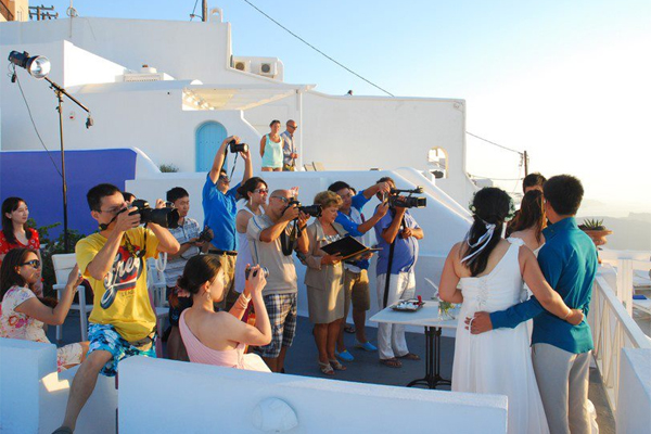 Come to Greece για να…παντρευτείς!
  - Media