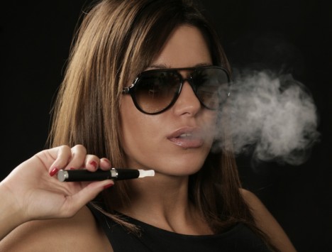 Ιταλία: «Χαλαρός» ο νόμος για το ηλεκτρονικό τσιγάρο - Media
