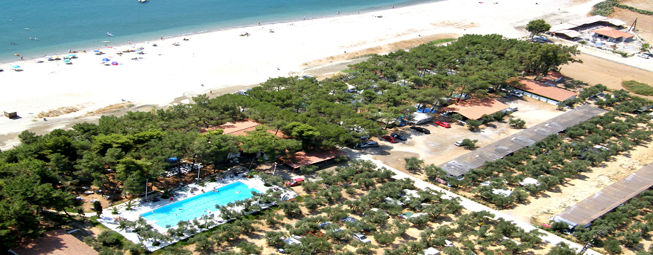 Κάμπινγκ με κλιματισμό,πισίνα και πλάσμα TV γίνεται; - Media