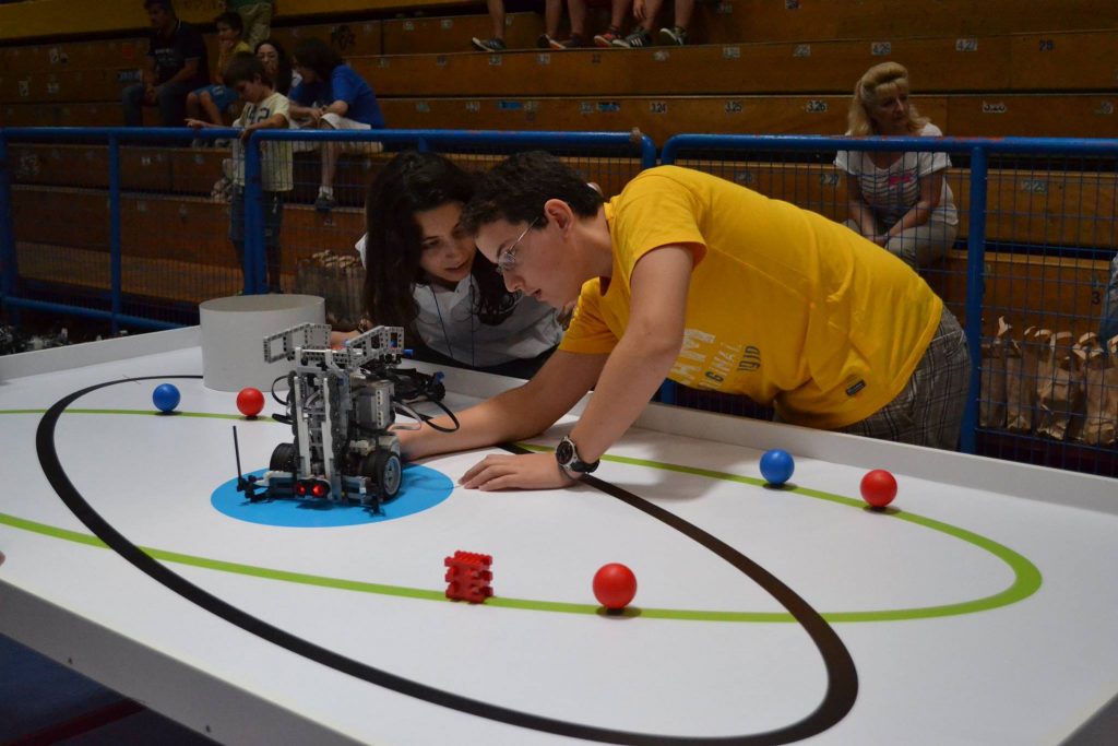 1ος Πανελλήνιος Διαγωνισμός Εκπαιδευτικής Ρομποτικής για παιδιά Δημοτικού
Θέμα: Η δική μου Πόλη - Media