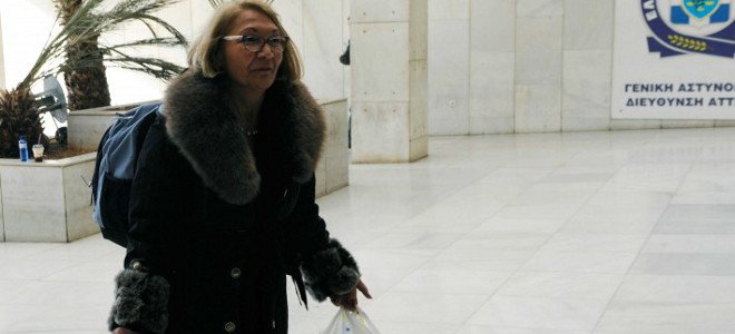 «Είμαι περήφανη που ο γιός μου είναι χρυσαυγίτης» - Media