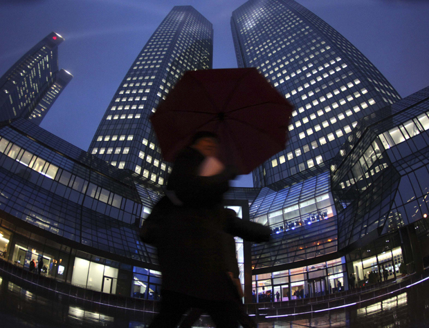 Πρόστιμο σε 8 τράπεζες για χειραγώγηση επιτοκίων – πρώτη η Deutsche Bank - Media