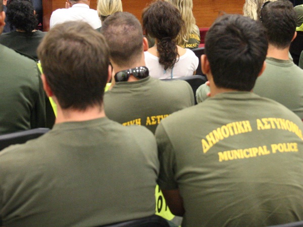 Απεργούν οι υπάλληλοι της δημοτικής αστυνομίας  - Media