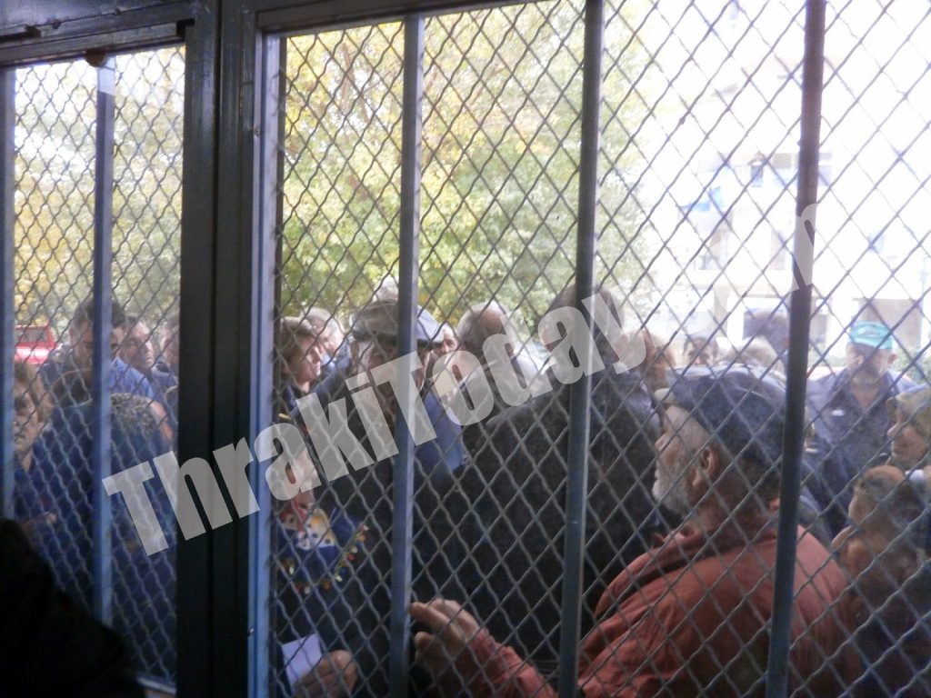 Η «ανάπτυξη» έφτασε και στην Ξάνθη – Εικόνες θλίψης από ουρές για μία σακούλα φρούτα (Video + Photos) - Media