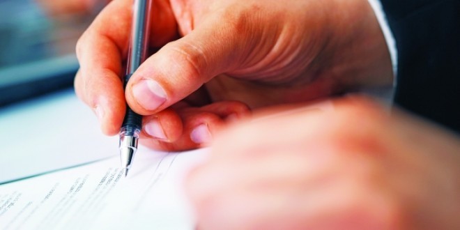 Πρώην βουλευτής εγκέφαλος σπείρας με πλαστές διαθήκες - Media