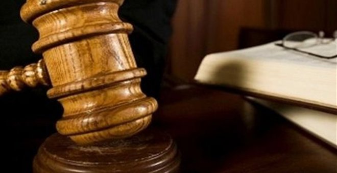 Κατηγορούμενος για την απάτη στο ΙΚΑ Καλλιθέας πέθανε στη δίκη
  - Media