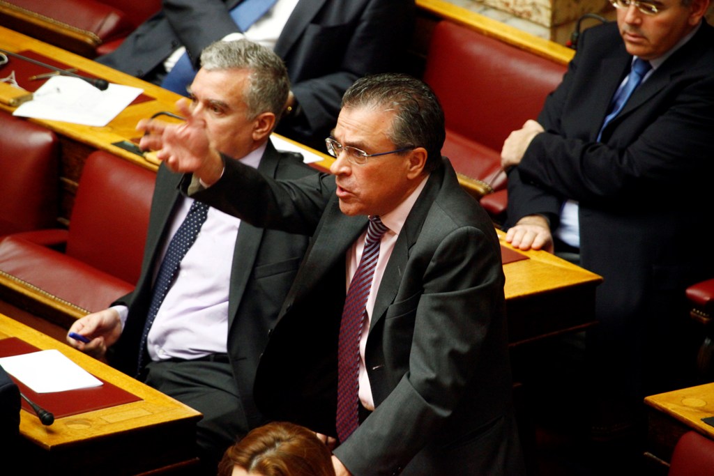 Σφοδρή αντιπαράθεση «ΕφΣυν» - Αργύρη Ντινόπουλου - Media