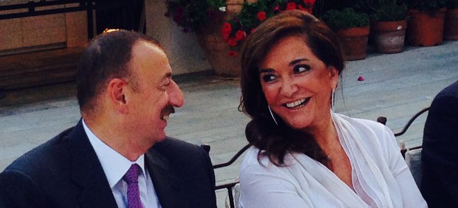 Ένα δείπνο με νόημα: Ο πρόεδρος του Ατζερμπαϊτζάν έφαγε στο σπίτι της Ντόρας Μπακογιάννη [εικόνες] - Media